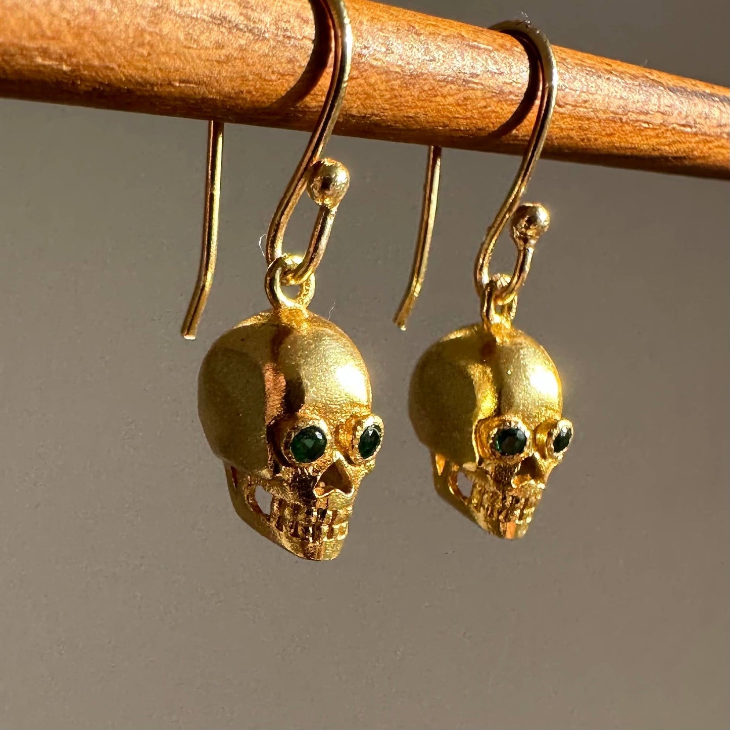 Green eyed skulls by Anokhi Green, 18K gold plated, view 2