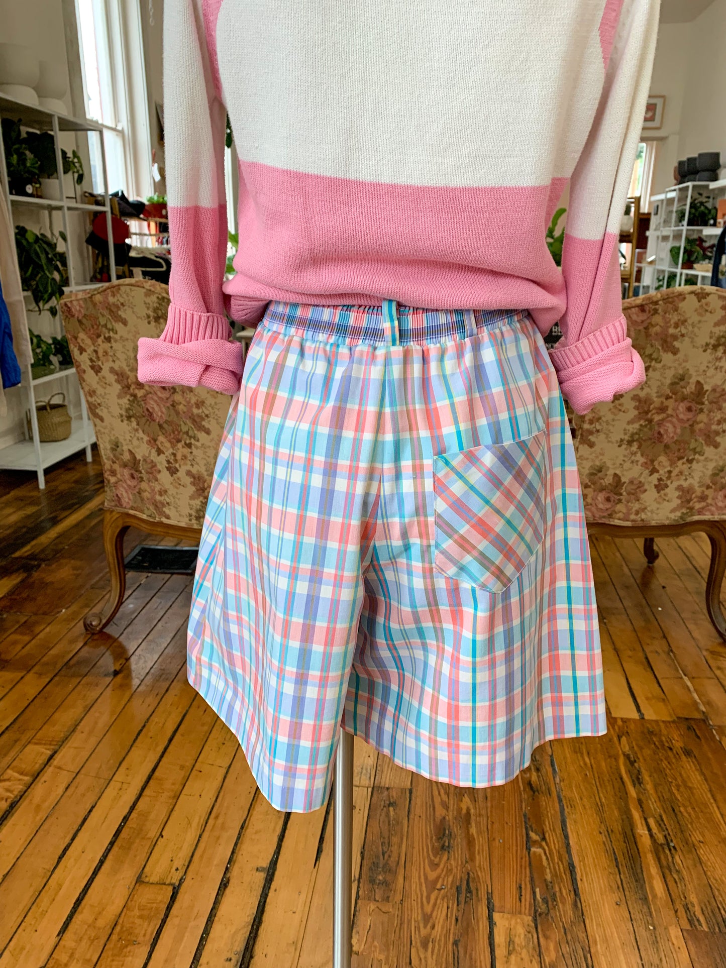 Pleated pastel shorts