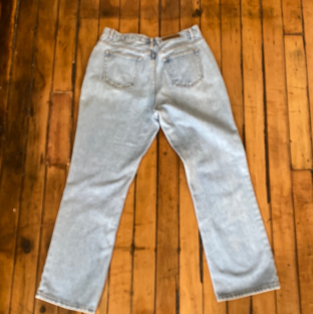 Bill Blass Light Denim 31x30