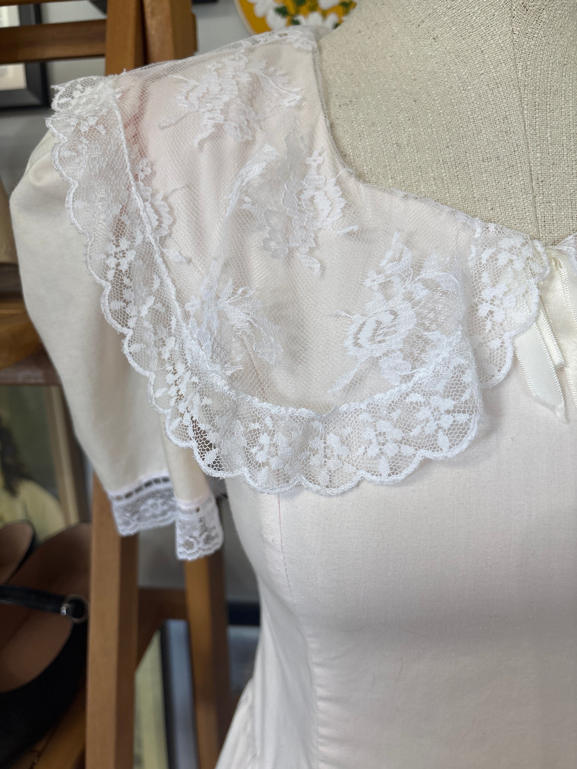 Vintage Gunne Sax tea length prairie dress in pink with lace, view 3