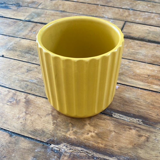 4.75” Yellow Beam Pot